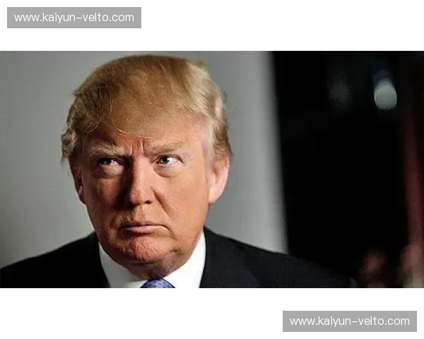 桑德斯vs平庸：这场“黄金时代”的叛逆，谁才是最后的赢家？